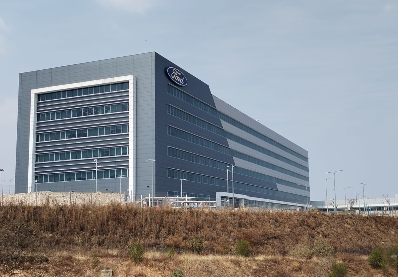 Edificio corporativo Ford en Estado de México
